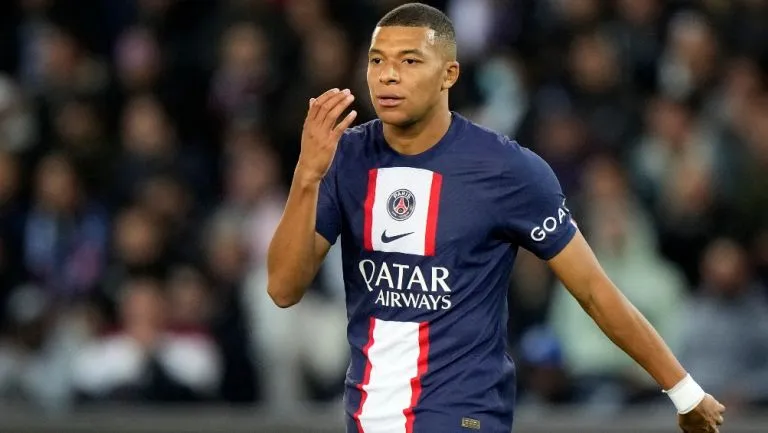 AP Mbappé con el PSG