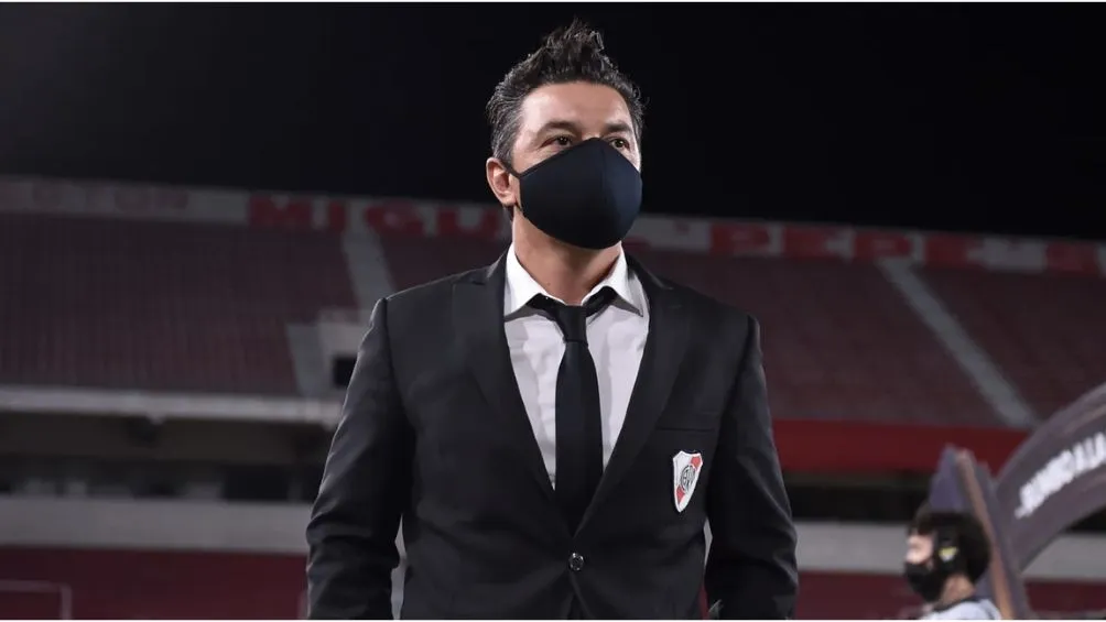 &quot;El Muñeco&quot; como entrenador de River