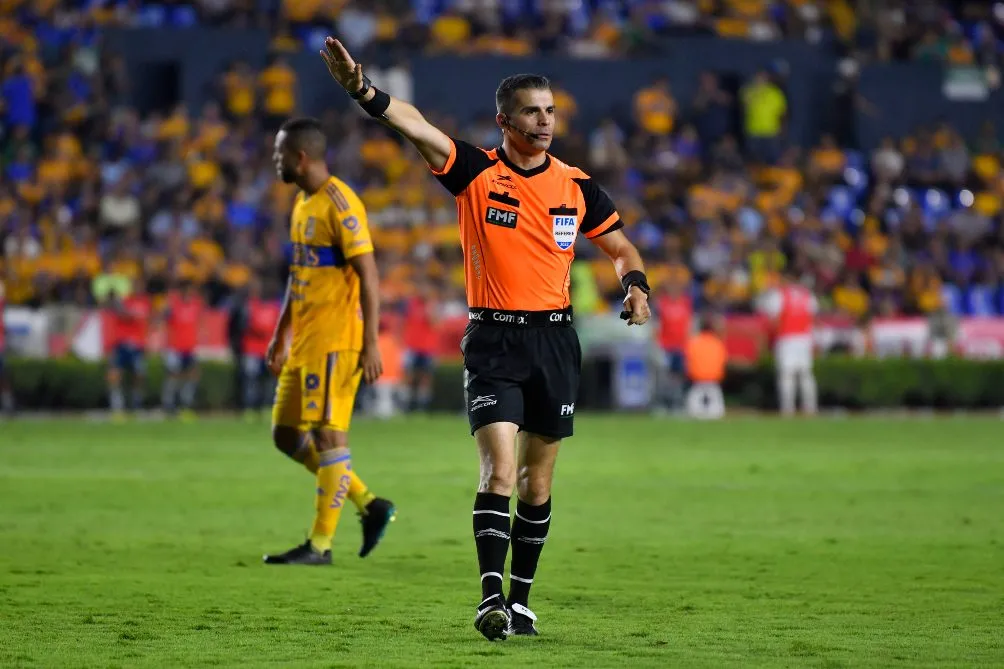 Fernando Hernández casuó polémica con el arbitraje