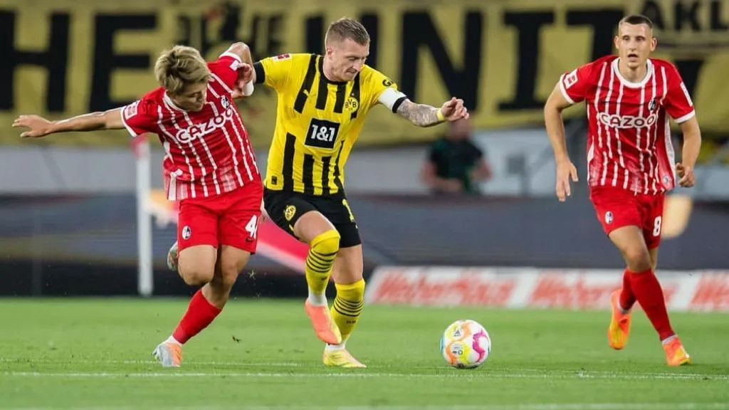 Marco jugando con el Borussia