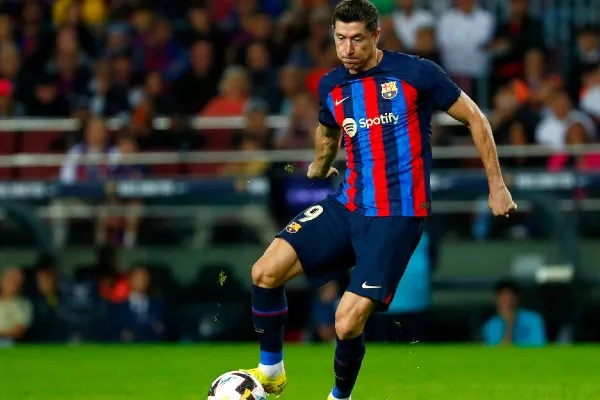 Será un duelo de delanteros