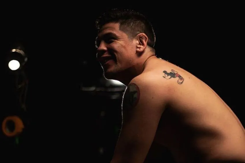 INSTAGRAM: @TheAssassinBaby Brandon Moreno en sesión de fotos