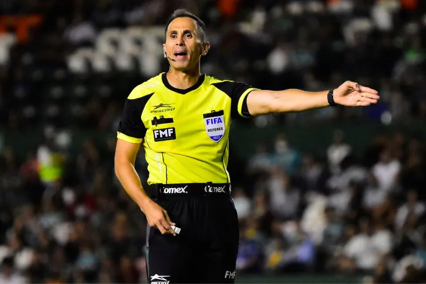 IMAGO7 Luis Enrique Santander durante un partido