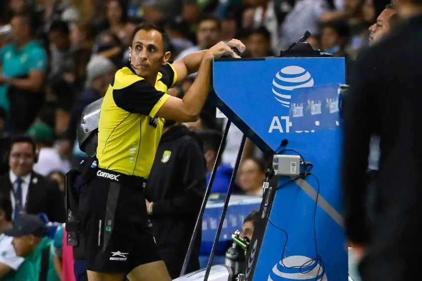 IMAGO7 Luis Enrique Santander durante un partido