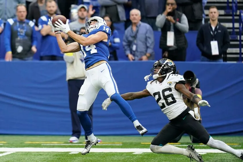 AP Alec Pierce durante un partido de los Colts