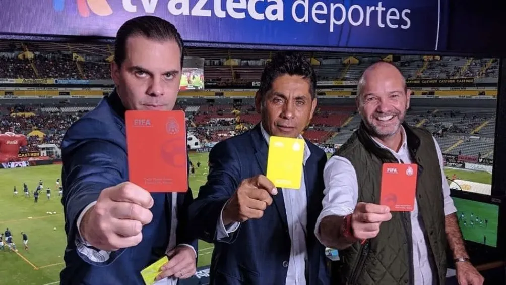 Martinoli junto a Jorge Campos y Luís García