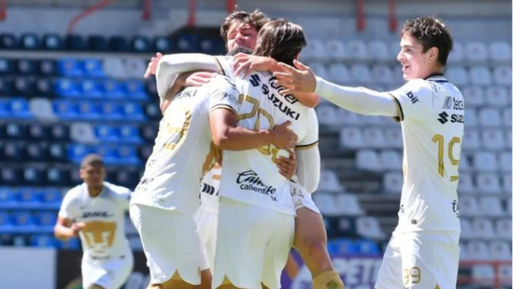 Los hermanos Samano celebran sus anotaciones