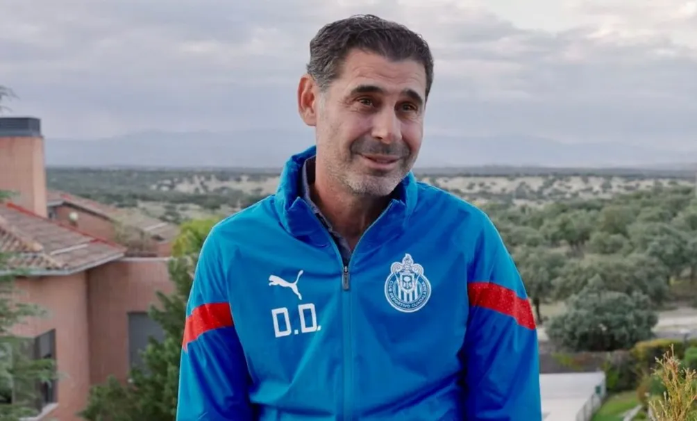 Fernando Hierro ya se puso la chamarra de Chivas
