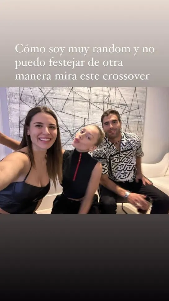 Ester Expósito junto a la cumpleañera