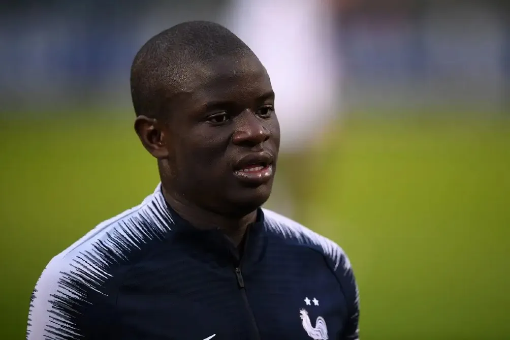 N'Golo Kante estará fuera de actividad por 4 meses