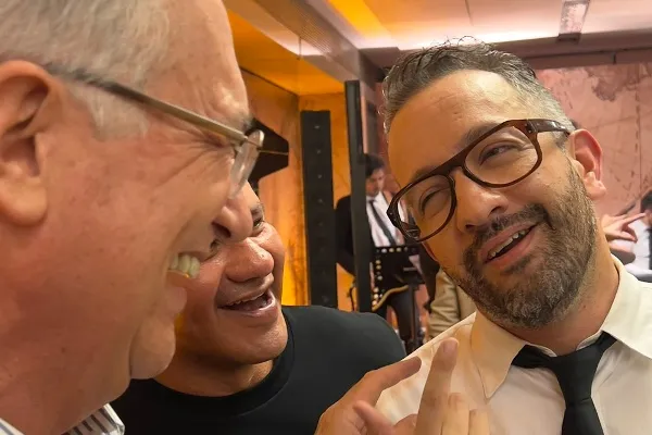 Chumel con Salinas Pliego