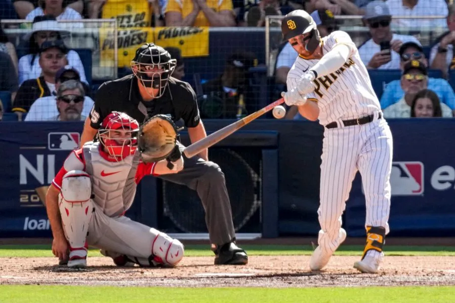 Brandon Drury en acción con los Padres de San Diego