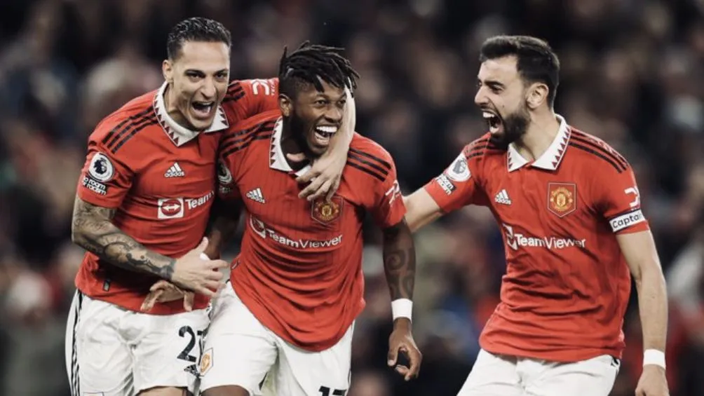TWITTER: @ManUtd Celebración en el gol de Fred