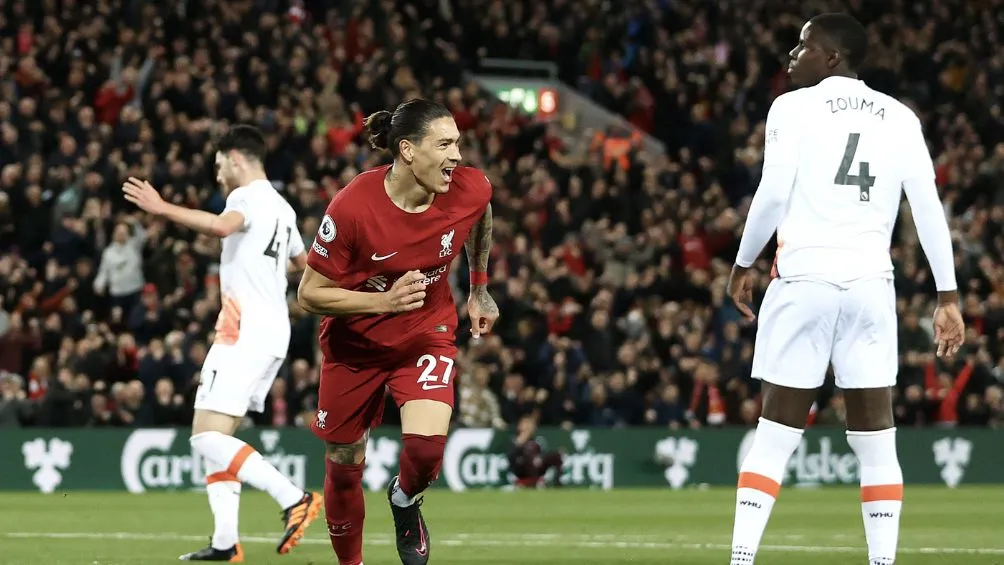 TWITTER: @LFC Nuñez celebra su primer gol en Anfield