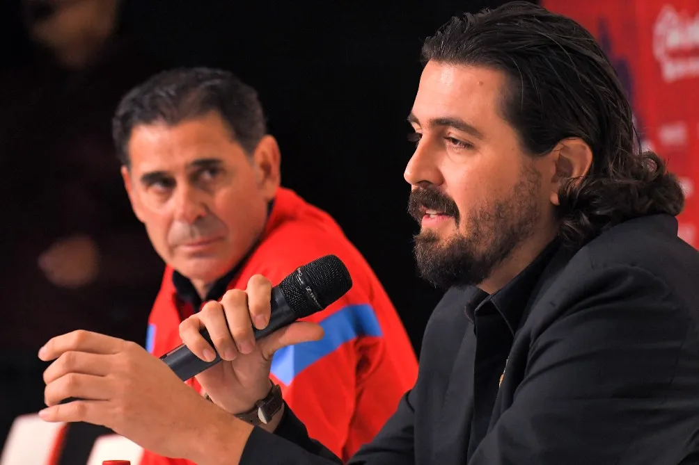 Fernando Hierro junto a Amaury Vergara