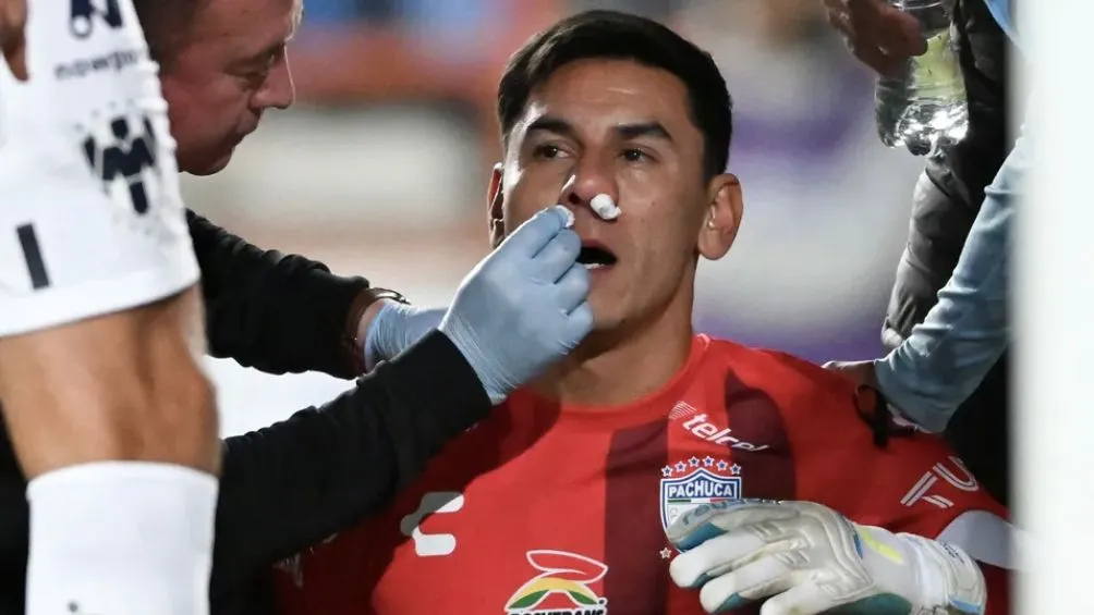 Ustarí siendo atendido por el cuerpo medico