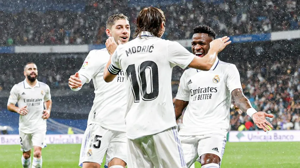 El Madrid celebrando el primer gol ante Sevilla