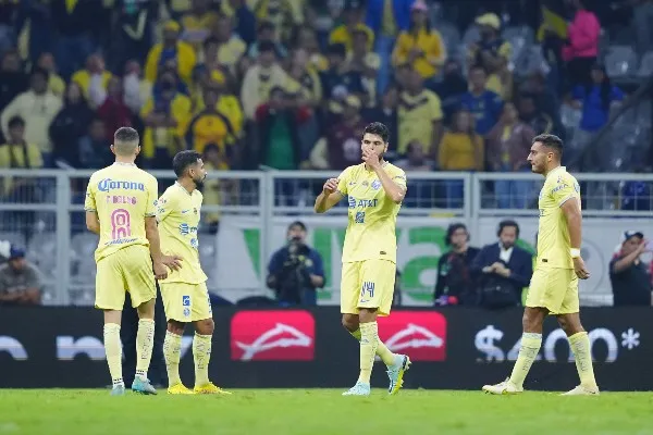 Jugadores de las Águilas en lamento