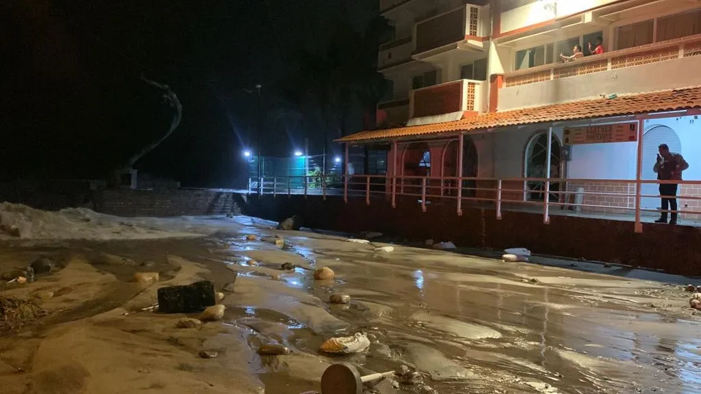 Azteca Noticias Roslyn en Nayarit