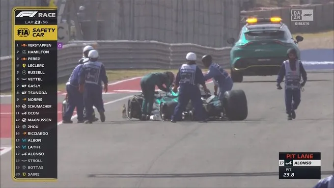 Contacto entre los volantes de Alpine y Aston Martin