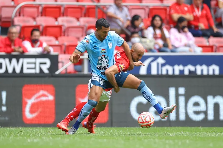 Gustavo Cabral durante un partido de Pachuca