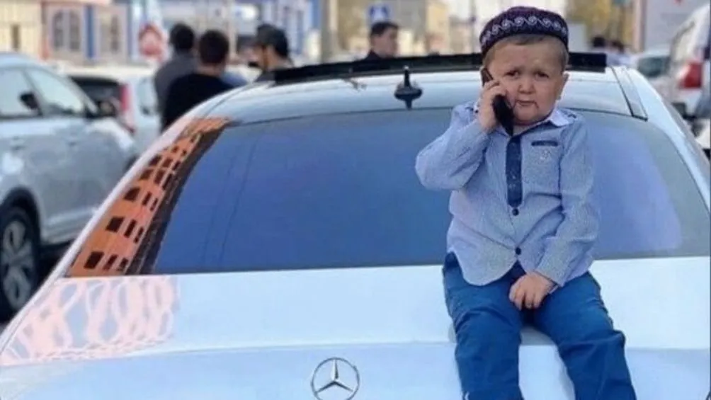 Magomedov al telefono