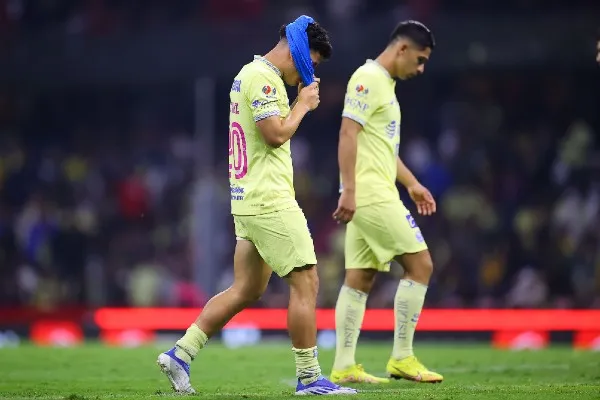 Jugadores de América en lamento tras caer ante Toluca en el Azteca