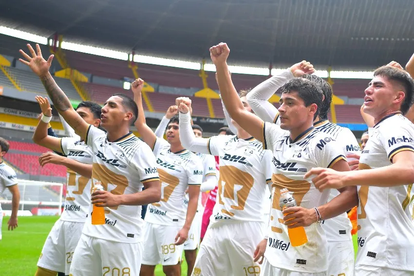 IMAGO7 Pumas Sub 20 celebrando el título del AP22