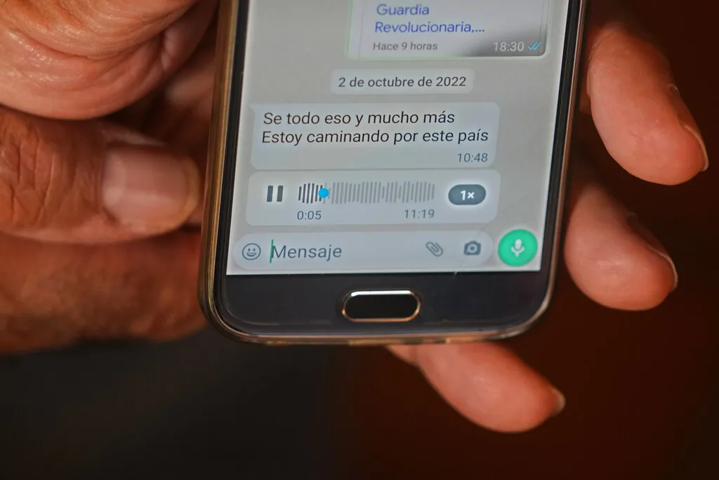 AP Los mensajes del explorador hacia su familia