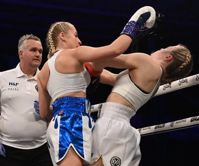 Astrid Wett en su primer combate