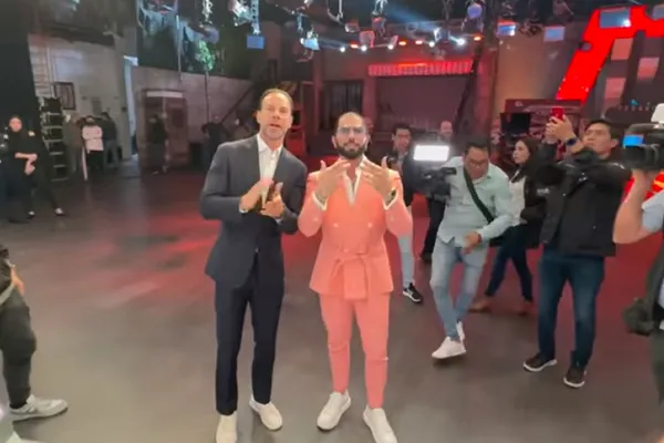 Así se saludaron Poncho y Zague