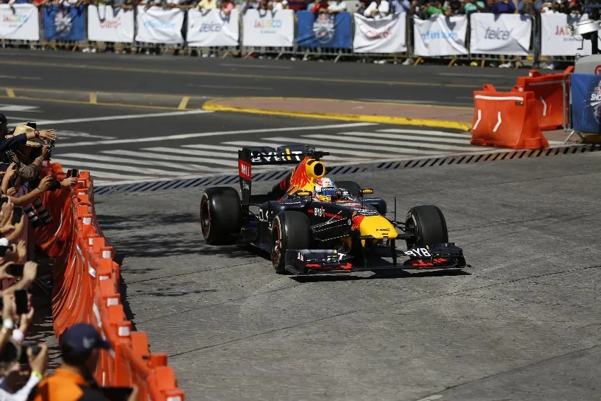Checo Pérez en el Show Run de Red Bull