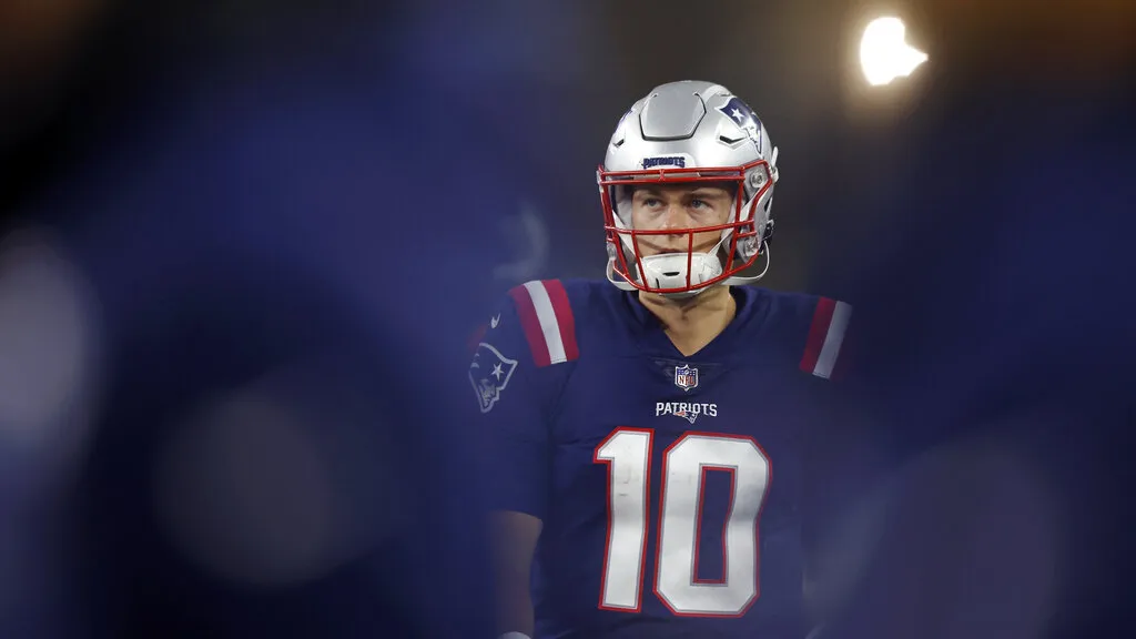 Mac Jones apunta a regresar a la titularidad de los Patriots