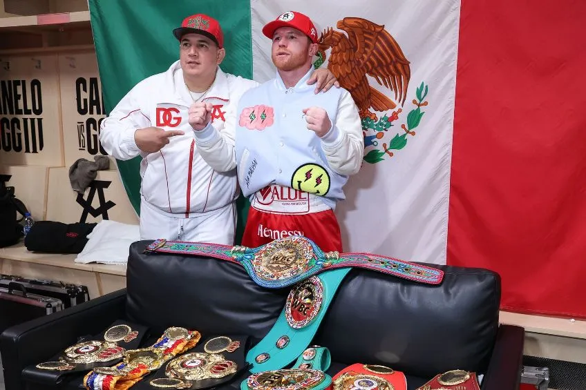 Canelo Álvarez tras ganar una pelea