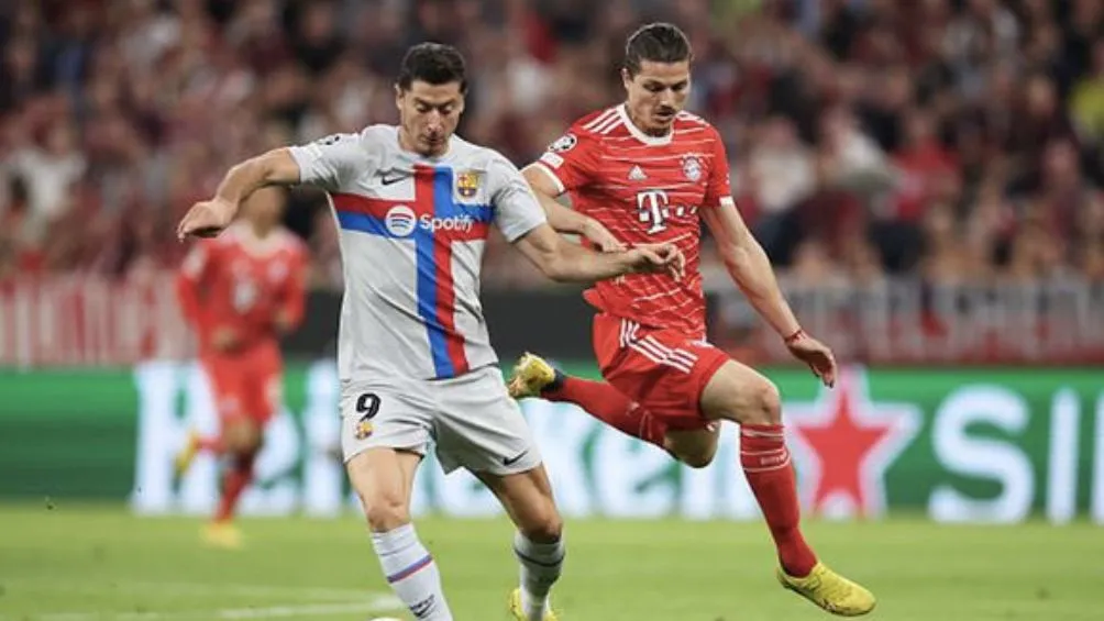 ALEX GRIMM Lewandowski jugando ante el Bayern