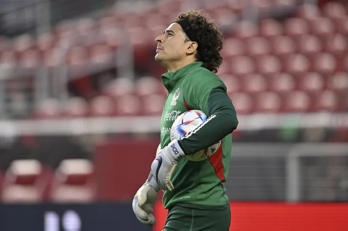 Memo Ochoa con el Tri