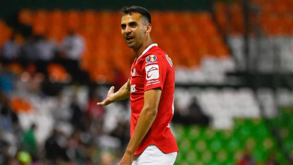 'Dedos' López se queja en partido con Toluca