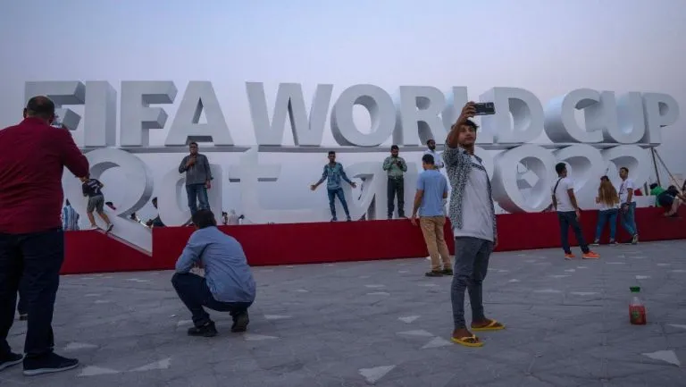 Qatar empieza a recibir aficionados de todo el mundo