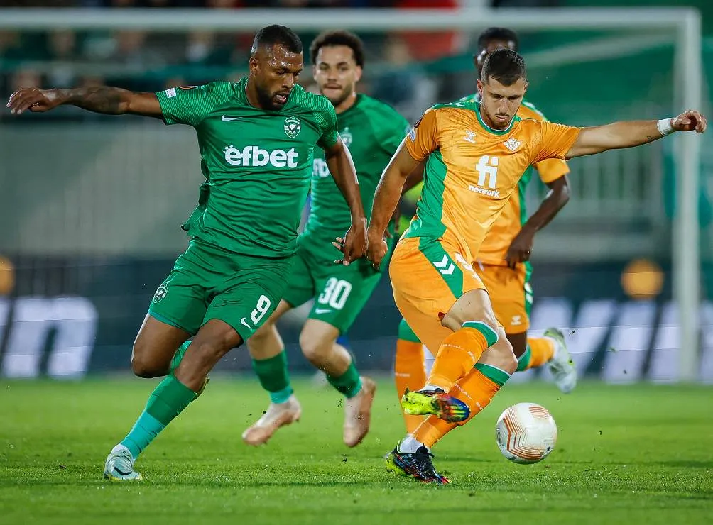 Guido Rodríguez salió lesionado en partido con el Real Betis