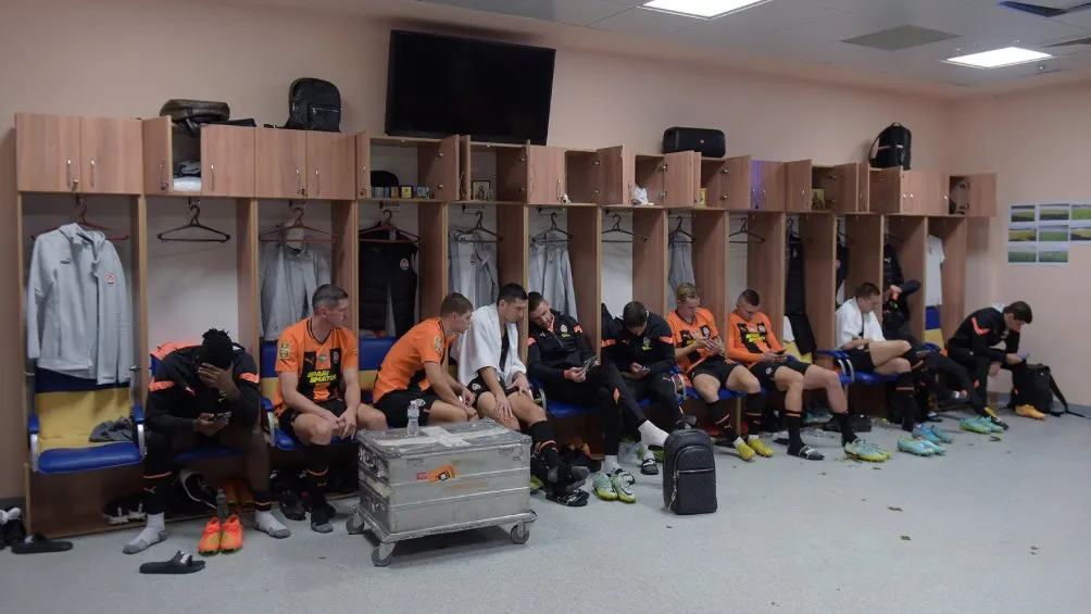 Los jugadores del Shakhtar en el vestidor