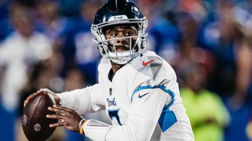 @MALIKWILLIS Malik Willis en un partido con los Titans