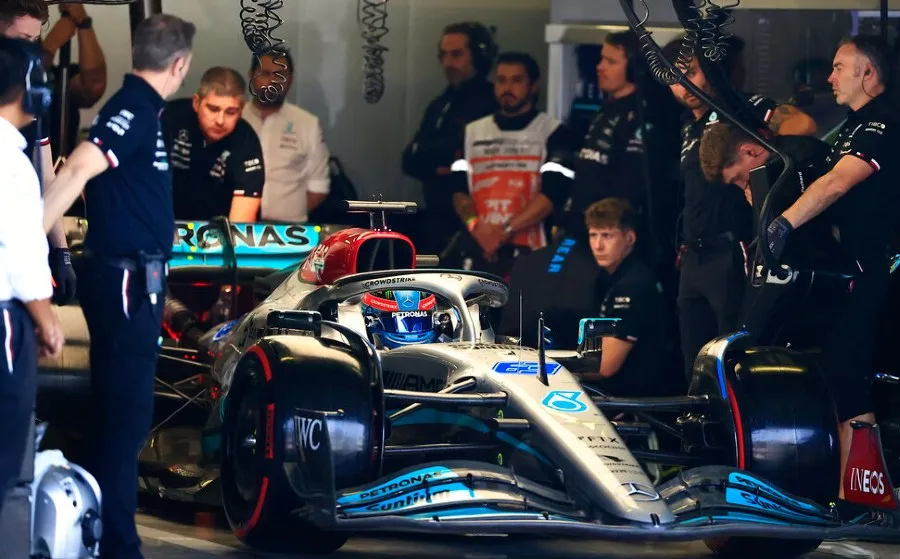 George Russell en su auto