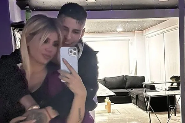 @LGANTE_KELOKE Se mensajearon por redes sociales