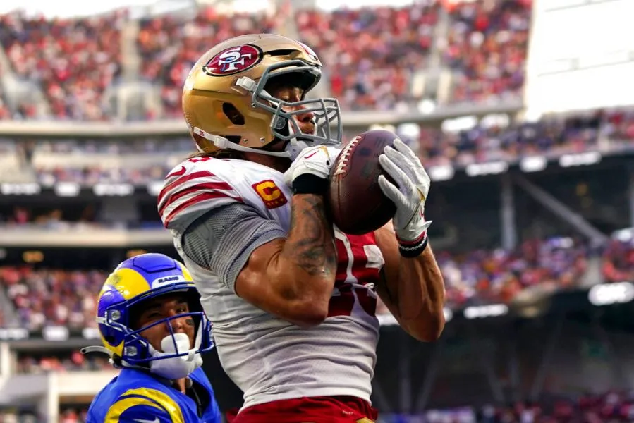 George Kittle haciendo una gran recepción