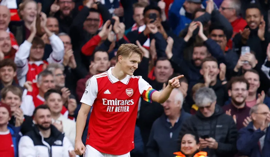 Martin Odegaard celebra anotación