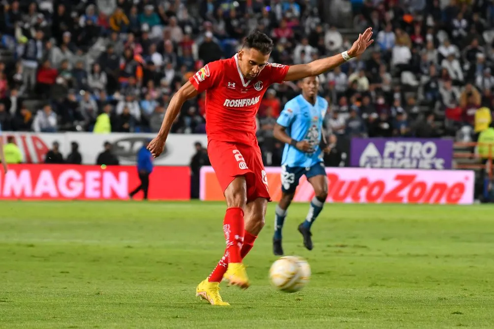 IMAGO7 Dedos López en el disparo de su gol