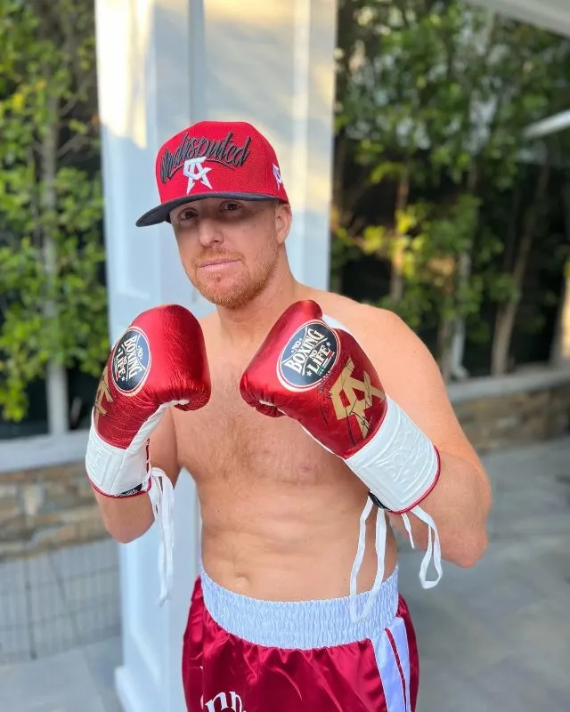 INSTAGRAM @redturn2 Justin Turner disfrazado como Canelo Álvarez