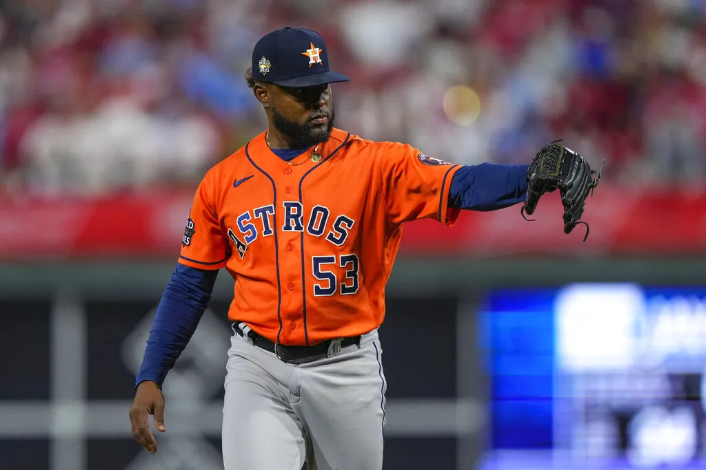 Astros se impusieron 5-0 a Phillies en el juego 4