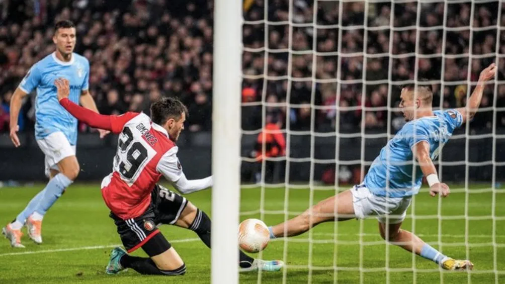 Momento del gol de Giménez