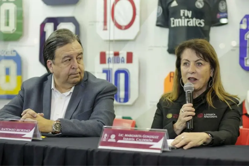 TWITTER: @LoteNal Presentación del nuevo billete de la Lotería Nacional